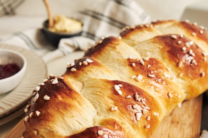 Αφράτο τσουρέκι σαν του φούρνου: Η τέλεια συνταγή για να το φτιάξεις σπίτι