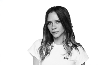 Η νέα συνεργασία της Gap με τη Βικτόρια Μπέκαμ έρχεται να επαναπροσδιορίσει τα essentials της καθημερινής γκαρνταρόμπας
