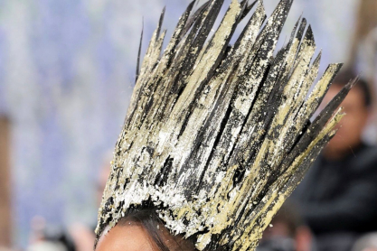 Met Gala 2026: Όταν η τέχνη του μετάλλου συνάντησε τη θηλυκότητα δια χειρός Celia Kritharioti