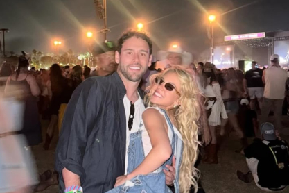 Η Σίντνεϊ Σουίνι είναι full in love! Τα φιλιά, οι αγκαλιές, οι ρομαντικοί χοροί και οι βόλτες στο ηλιοβασίλεμα με τον σύντροφό της