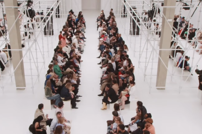 Celine Men's SS 2027: &Tau;&omicron; &phi;&iota;&nu;ά&lambda;&epsilon; &tau;&eta;&sigmaf; &Epsilon;&beta;&delta;&omicron;&mu;ά&delta;&alpha;&sigmaf; &Alpha;&nu;&delta;&rho;&iota;&kappa;ή&sigmaf; &Mu;ό&delta;&alpha;&sigmaf; &tau;&omicron;&upsilon; &Pi;&alpha;&rho;&iota;&sigma;&iota;&omicron;ύ ή&tau;&alpha;&nu; &mu;&iota;&alpha; &omega;&delta;ή &sigma;&tau;&eta;&nu; &pi;&rho;&omicron;&sigma;&omega;&pi;&iota;&kappa;ή έ&kappa;&phi;&rho;&alpha;&sigma;&eta;