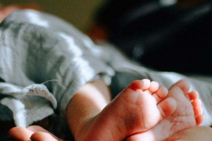 Δημογραφικό: Baby bonus από δήμους της χώρας - Μόλις 65.594 γεννήσεις στην Ελλάδα το 2025