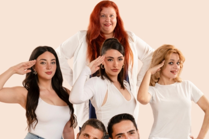 «Πετάει Πετάει»: Η κωμωδία του Marc Camoletti, έρχεται στο θερινό Θέατρο Αλέα