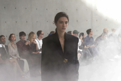 Από τη Μαντόνα μέχρι την Κέιτ Μος: Το front row στο show του YSL στην Εβδομάδα Ανδρικής Μόδας στο Παρίσι