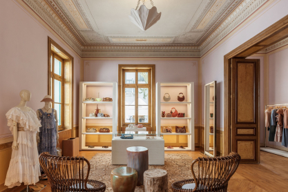 Η KALOGIROU εγκαινιάζει ένα νέο Concept Store-ορόσημο στη Μύκονο, αναβιώνοντας την ιστορική Οικία Βενιέρη