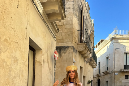 5 fashion tips για να επιβιώσεις στον καύσωνα χωρίς να θυσιάσεις το στιλ σου