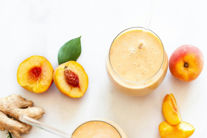 Αυτό το smoothie βρώμης με ροδάκινο και πρωτεΐνη είναι ο ιδανικός τρόπος να ξεκινήσετε το πρωινό σας
