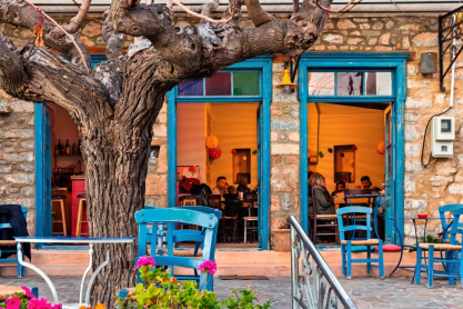 Το καφενείο στην ορεινή Αρκαδία που φτιάχνεις μόνος σου καφέ και πληρώνεις όσο θέλεις