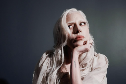 Η Lady Gaga έγινε μητέρα για πρώτη φορά