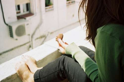 alone-beautiful-cute-eating-grl-Favim.com-161903.jpg