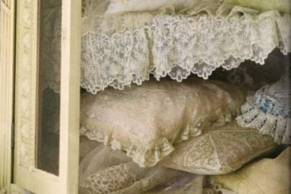 lace-pillows2.jpg