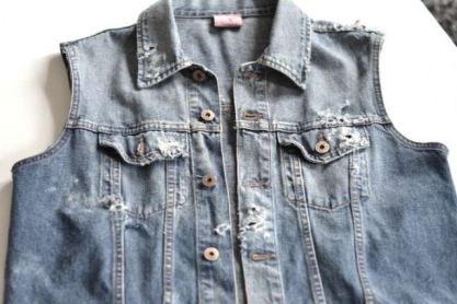 trashed-denim-vest-diy-710x473.jpg