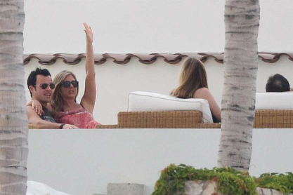 aniston-main1.jpg
