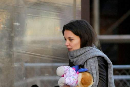 KATIE-HOLMES-SURI-CRUISE.jpg