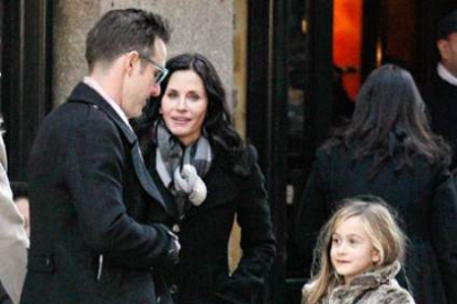 1363190332_courteney-cox-david-arquette-coco-lg1.jpg