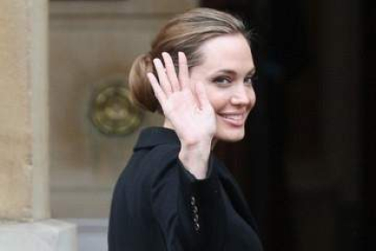 ANGELINA-JOLIE4.jpg