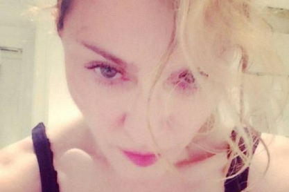 MadonnaSelfies01-570.jpg
