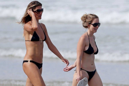Gisele-Bundchen-Beach-Costa-Rica-Pictures.jpg