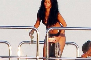Rihanna-5.jpg