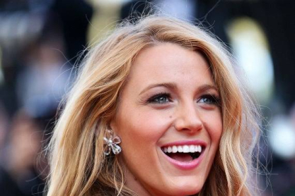 blake-lively-is-winning-the-cannes-film-festival-red-carpet-chanel-makeup.jpg
