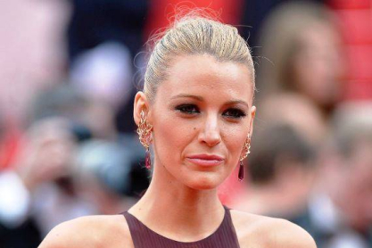 blake-lively-at-grace-of-monaco-premiere-at-cannes-film-festival-2014_1καθευα.jpg