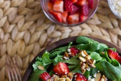 Strawberry-and-Spinach-Salad-.jpg