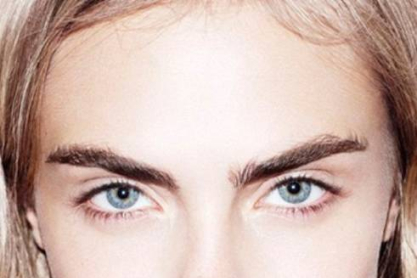 cara-delevingne-eyebrows-1.jpg