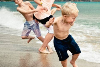 kids-at-beach-11.jpg