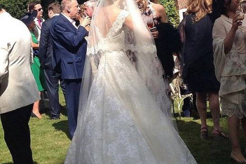 Guy-Ritchie-Jacqui-Ainsley-Wedding-Pictures-3.jpg