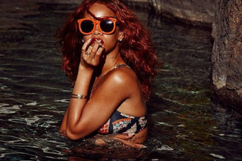 Rihanna-Wears-A-Bikini-08-700x525.jpg