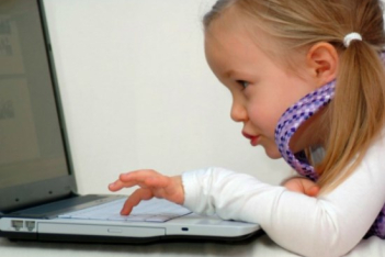 Are-Your-Kids-Cyber-Safe-Keeping-Your-Child-Safe-Online-Small-1024x682καθετα.jpg