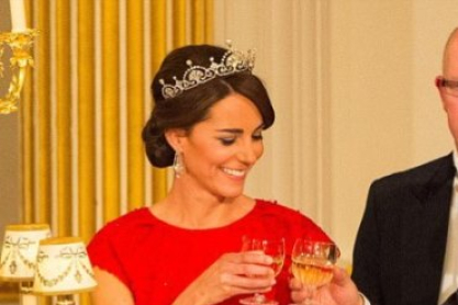 kate-red570.jpg