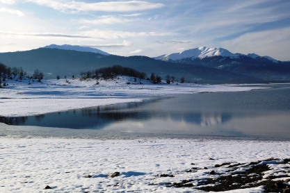 plastira-lake-snow.jpg