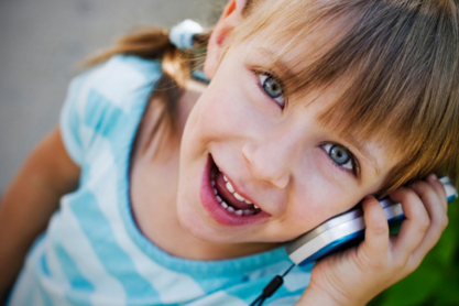 girl-on-cell-phone-acy6sf.jpg