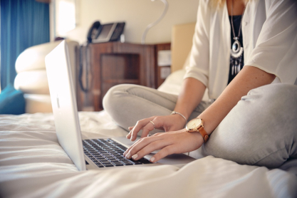 person-woman-apple-hotel.jpg