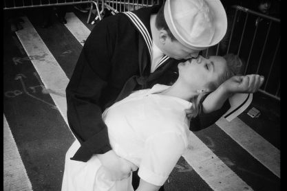 kiss49930.jpg