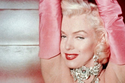 allure-the-most-iconic-red-lipstick-moments-of-all-time.jpg