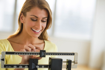 women-on-scale-weight-loss.jpg