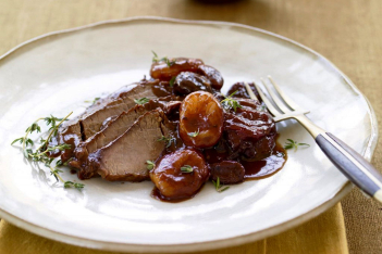 slow-cooker-brisket-with-fruit-and-wine-sauce-1024x742.jpg