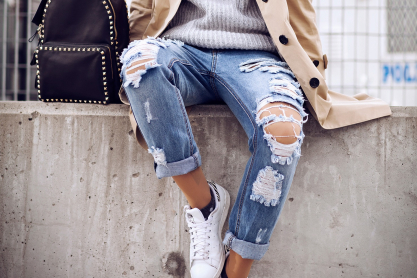 nyfw15-street-style-masha-sedgwick-burberry-sneakers-7.jpg