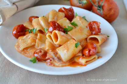 pasta-pomodorini-e-stracchino.jpg