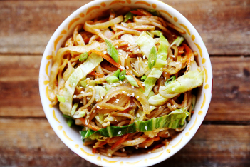 onion-cabbage-carrot-rice-noodles-stir-fry-recipe-001.jpg