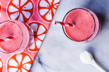 Απολαυστικό smoothie με γάλα καρύδας και φράουλες - Κεντρική Εικόνα