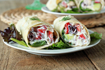 greek-salad-sandwich-wraps.jpg