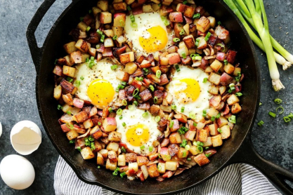 skillet-potatoes-with-bacon-and-eggs_afarmgirlsdabbles_afd-1-1-600x900.jpg