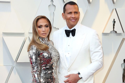Η Jennifer Lopez σταμάτησε τη συναυλία της για να ευχηθεί χρόνια πολλά στον Alex Rodriguez