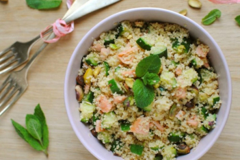 cous_cous_zucchine_salmone_pistacchi_veloce-686x1024.jpg
