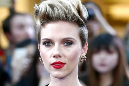 1430235095_scarlett-johansson-zoom1.jpg