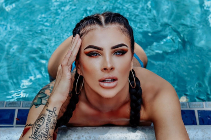 Η Skylar Walling σε ταξιδεύει στον όγδοο ουρανό