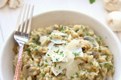 Λαχταριστό ριζότο με βούτυρο, σκόρδο και μανιτάρια